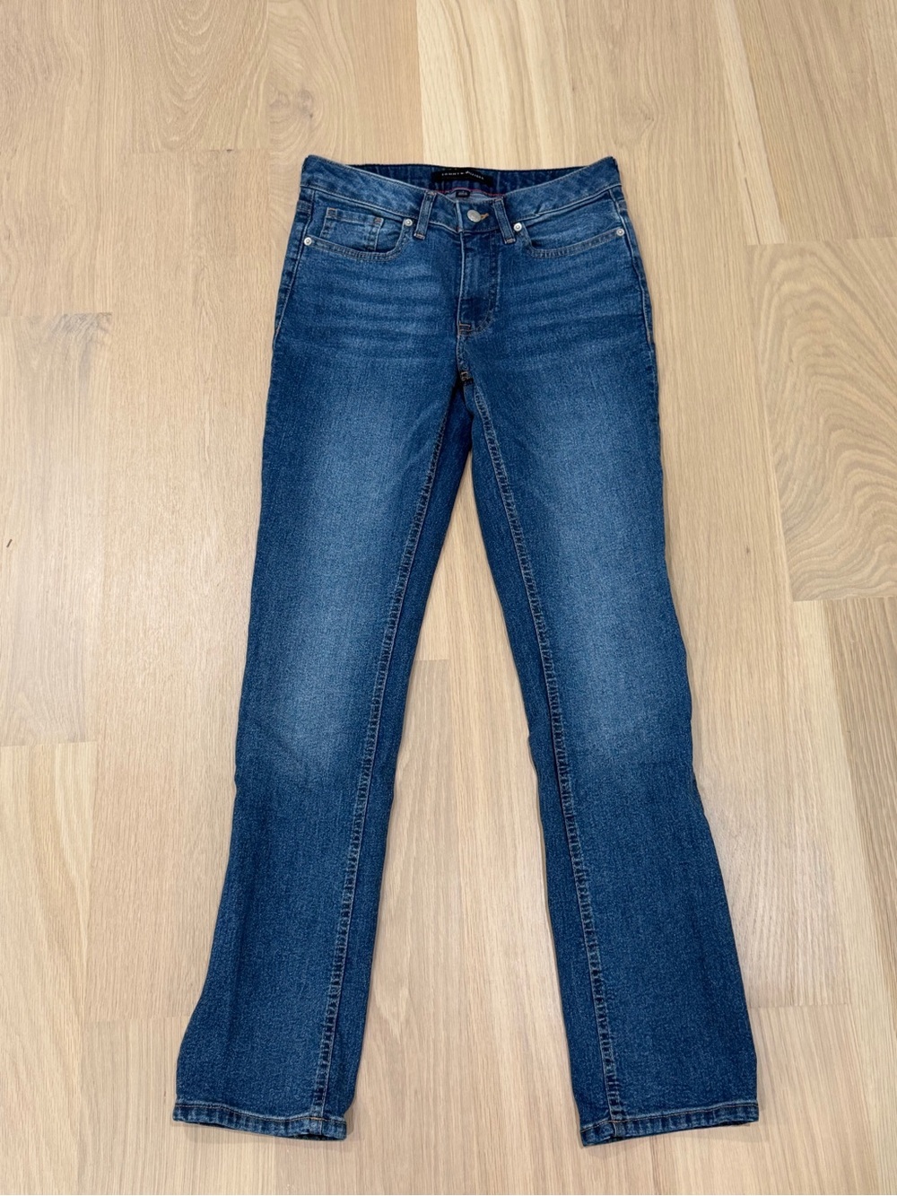 Tommy Hilfiger Women’s Bootcut Jeans Size 2 Blue Medium Wash Slim Fit Stretch